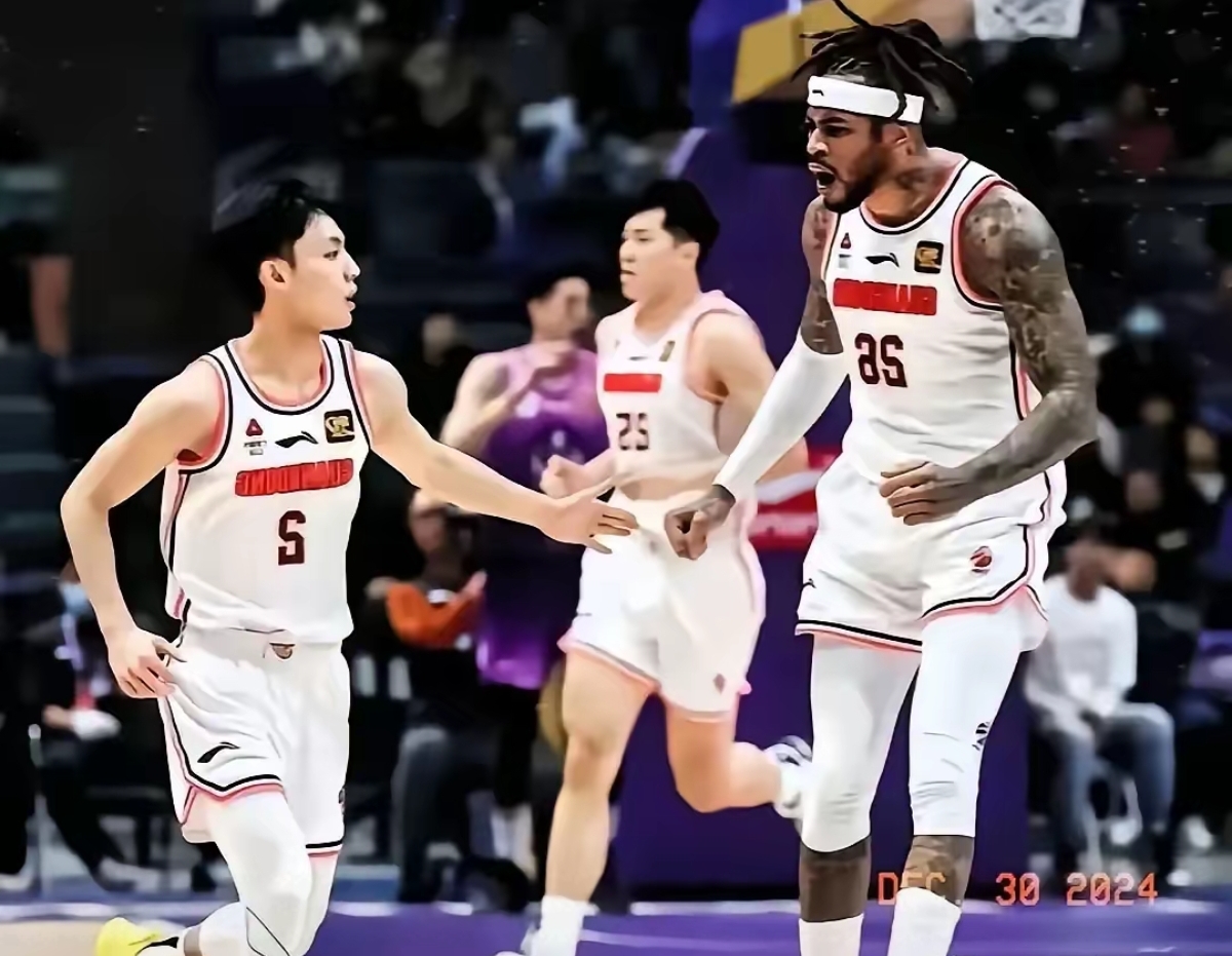 广州队完胜山东队，张镇麟关键制胜的简单介绍