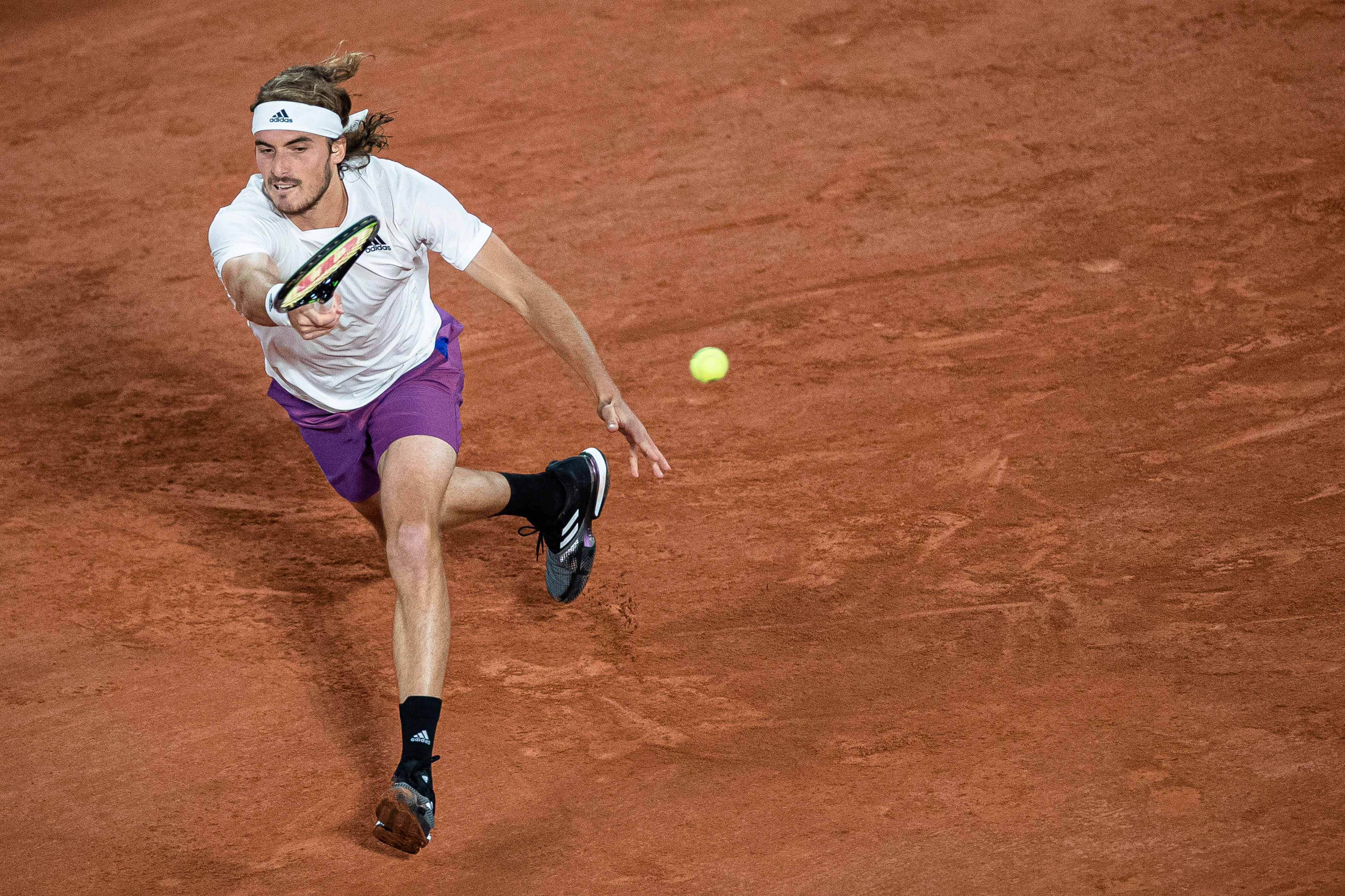 德国网球队绝杀英国网球队，西西帕斯打破历史纪录的简单介绍