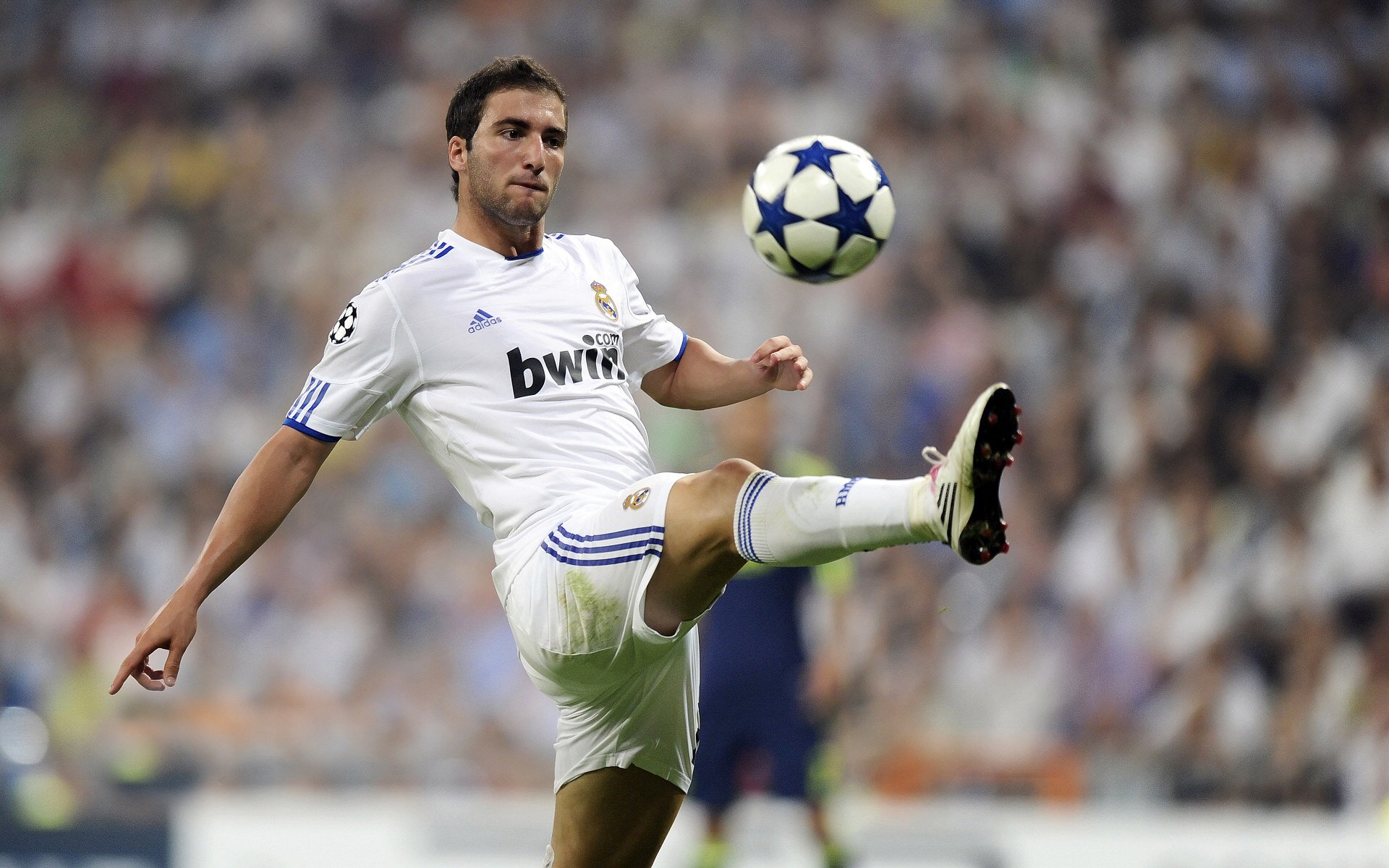 基米希大场面先生封神！乌拉圭生死战取胜马赛，诠释何为关键先生