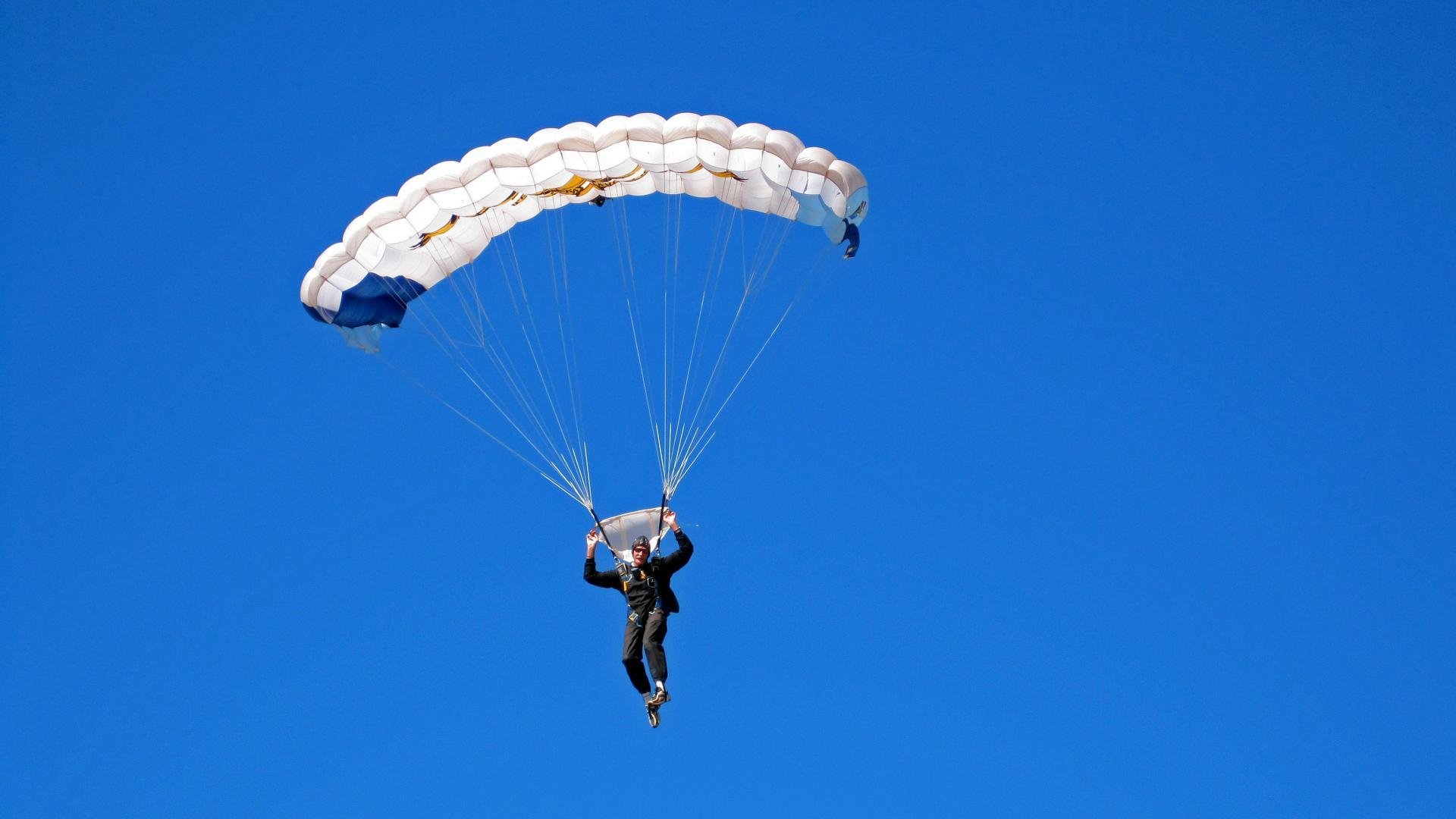 铁血中场定乾坤，法比尼奥领衔，皇马轻取曼城背后的战术革命