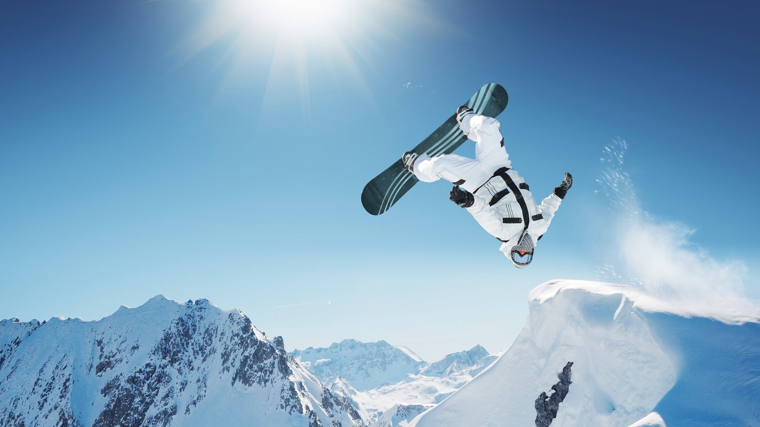 足球场上的碾压与乒乓球台的火热，体育世界的多维竞争